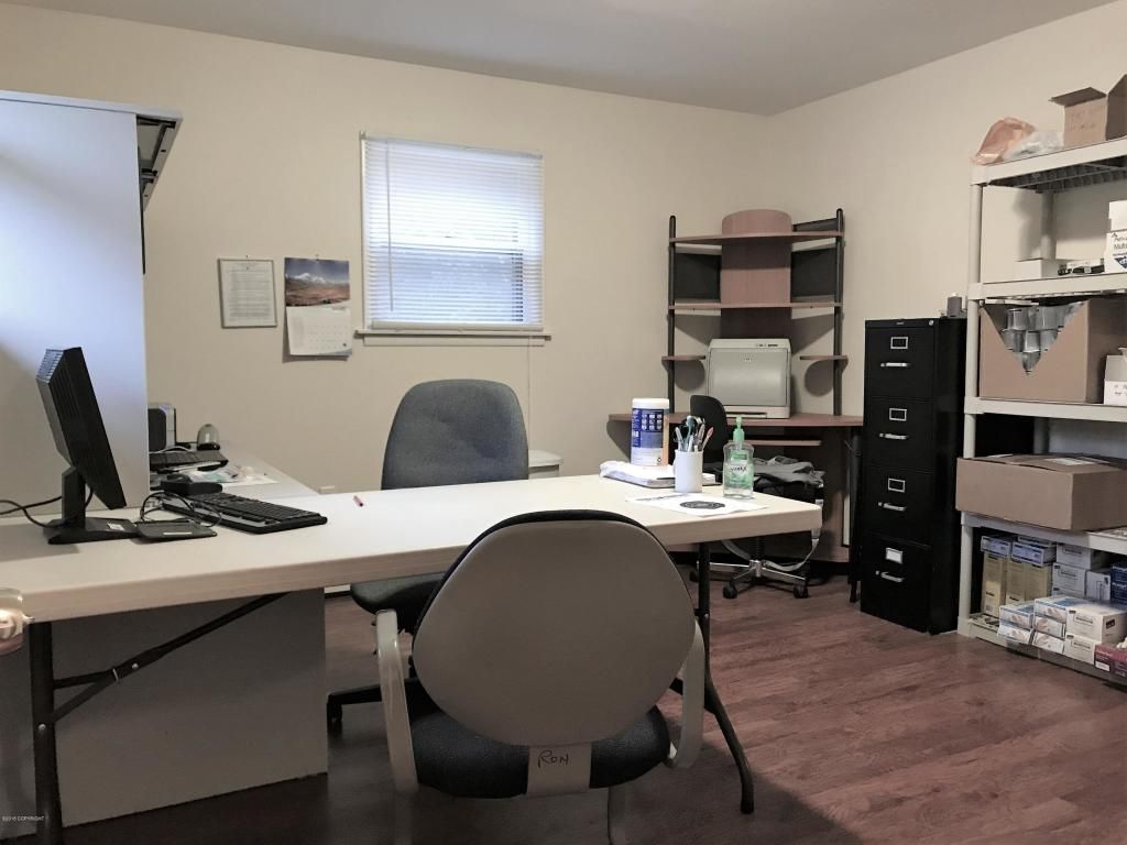 2785 Beaver Loop Rd, Kenai, AK 99611
